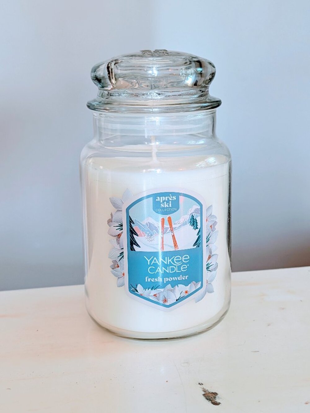 Yankee Candle Fresh Powder Apres Ski 22 oz Large Jar New First Gift of Winter